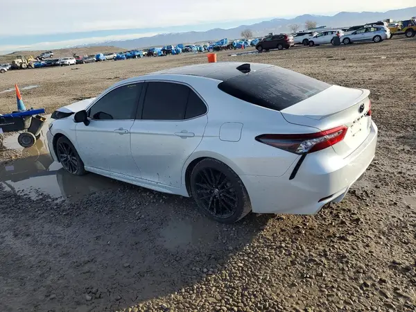 4T1KZ1AK3NU069779 2022 TOYOTA CAMRY - Image 2