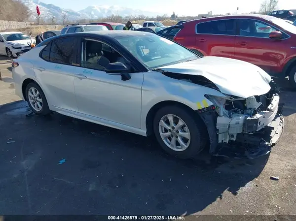 4T1KZ1AK3NU070558 2022 TOYOTA CAMRY - Image 1
