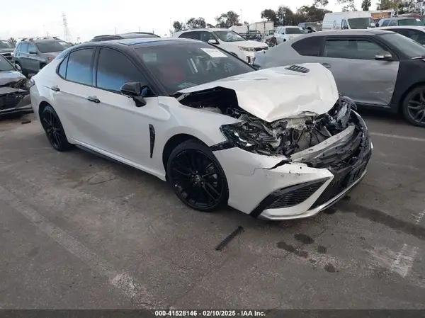 4T1KZ1AK3RU093120 2024 TOYOTA CAMRY - Image 1