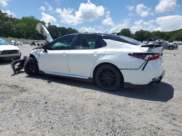 4T1KZ1AK3RU098236 2024 TOYOTA CAMRY - Image 2
