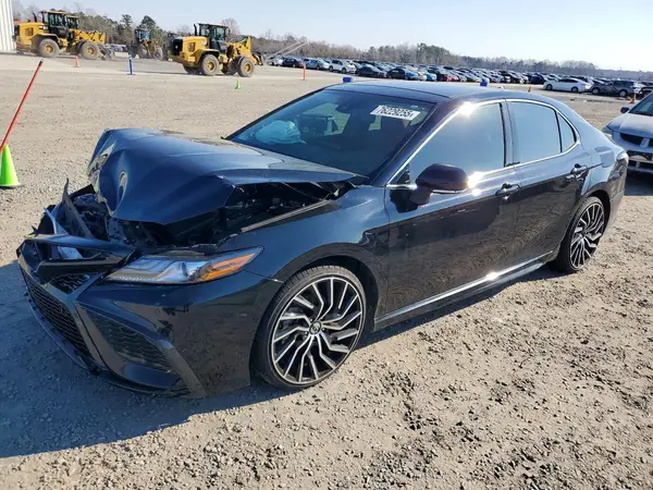 4T1KZ1AK3RU098883 2024 TOYOTA CAMRY - Image 1
