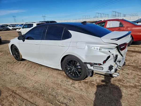 4T1KZ1AK3RU101152 2024 TOYOTA CAMRY - Image 2