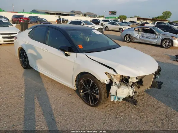 4T1KZ1AK4LU033547 2020 TOYOTA CAMRY - Image 1