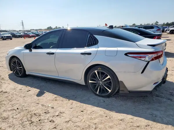 4T1KZ1AK4LU035444 2020 TOYOTA CAMRY - Image 2