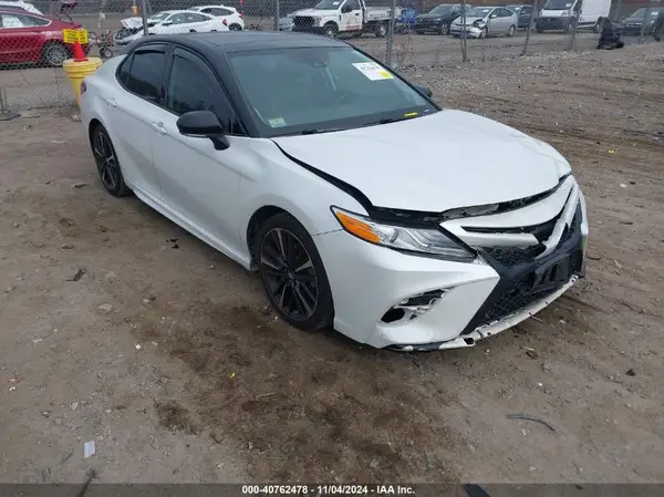 4T1KZ1AK4LU039168 2020 TOYOTA CAMRY - Image 1