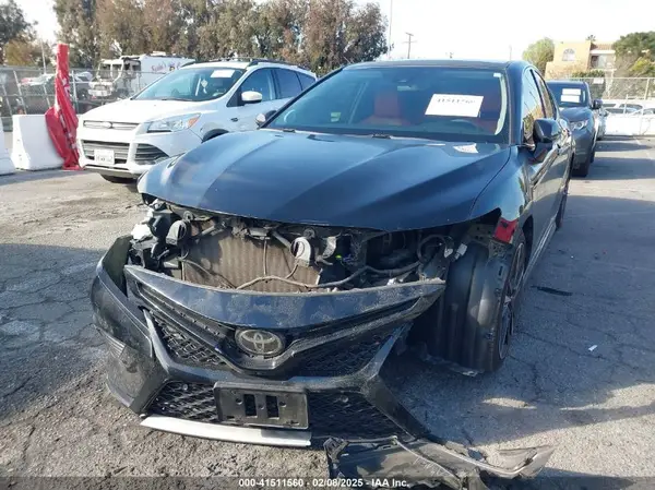 4T1KZ1AK4LU040319 2020 TOYOTA CAMRY - Image 2