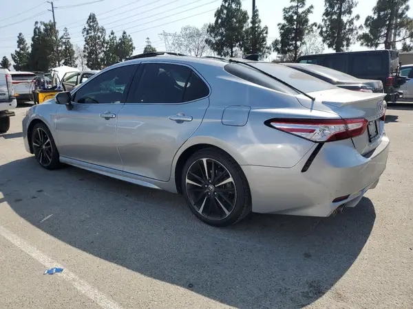 4T1KZ1AK4LU041390 2020 TOYOTA CAMRY - Image 2