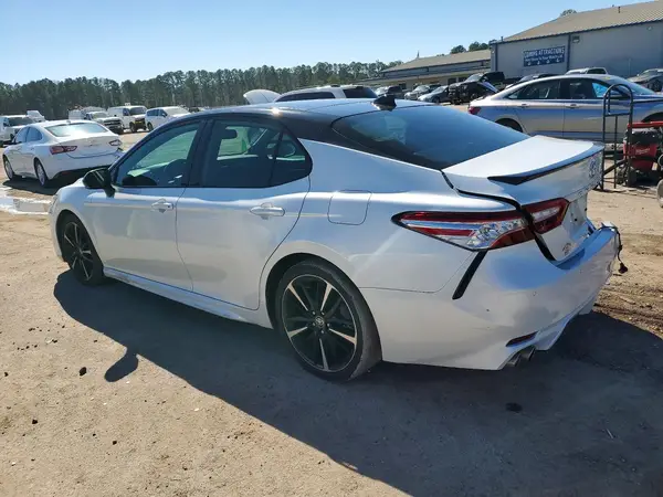 4T1KZ1AK4LU041664 2020 TOYOTA CAMRY - Image 2