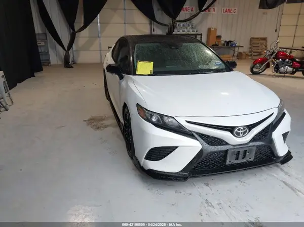 4T1KZ1AK4MU053699 2021 TOYOTA CAMRY - Image 1