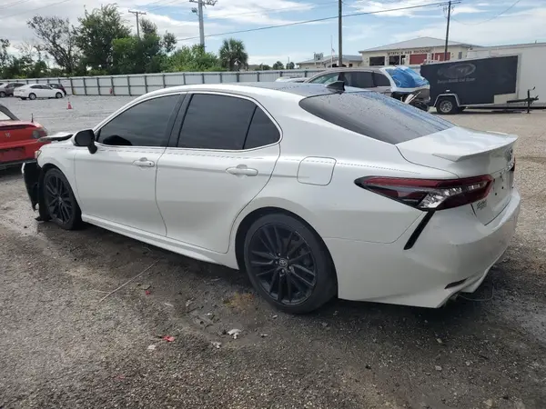 4T1KZ1AK4MU054724 2021 TOYOTA CAMRY - Image 2