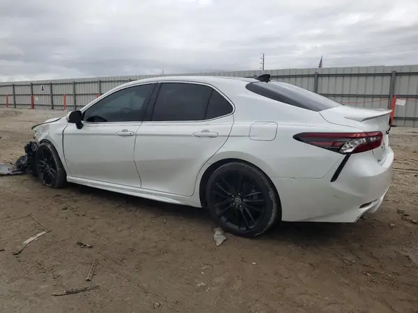 4T1KZ1AK4MU058224 2021 TOYOTA CAMRY - Image 2