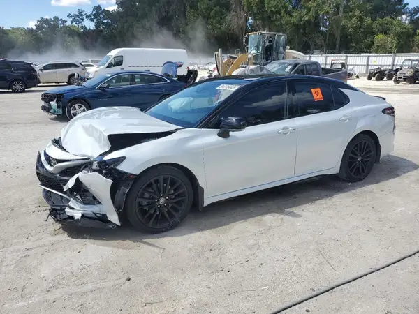 4T1KZ1AK4MU059230 2021 TOYOTA CAMRY - Image 1