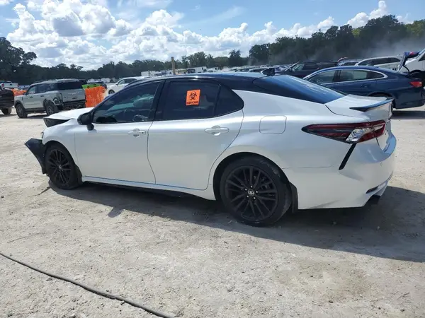 4T1KZ1AK4MU059230 2021 TOYOTA CAMRY - Image 2
