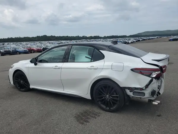 4T1KZ1AK4MU059390 2021 TOYOTA CAMRY - Image 2