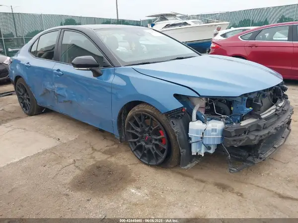 4T1KZ1AK4NU060654 2022 TOYOTA CAMRY - Image 1