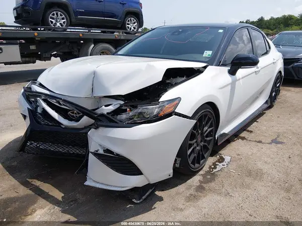 4T1KZ1AK4NU061660 2022 TOYOTA CAMRY - Image 2