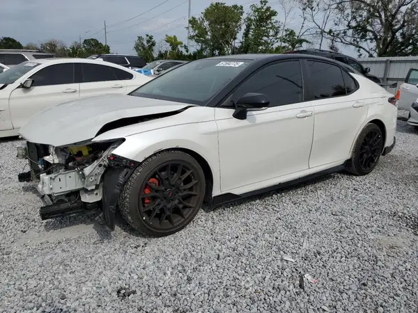 4T1KZ1AK4NU064591 2022 TOYOTA CAMRY - Image 1