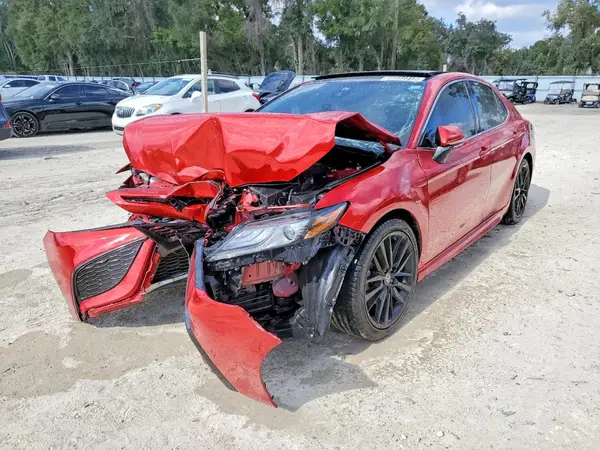 4T1KZ1AK4NU071072 2022 TOYOTA CAMRY - Image 1