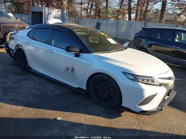 4T1KZ1AK4NU071623 2022 TOYOTA CAMRY - Image 1