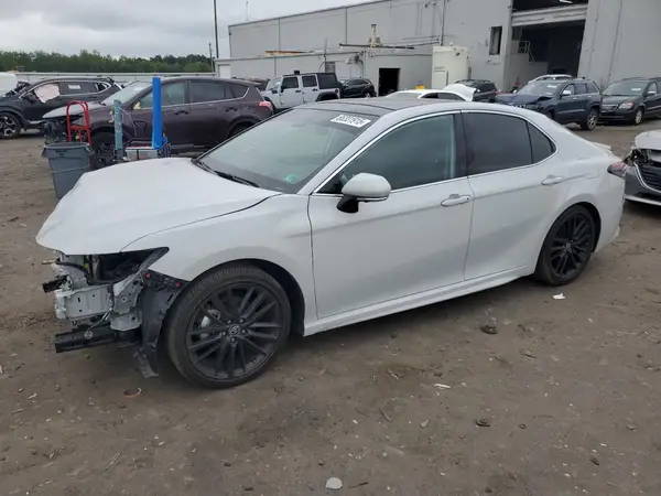 4T1KZ1AK4RU095393 2024 TOYOTA CAMRY - Image 1