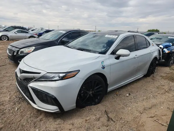 4T1KZ1AK4RU099055 2024 TOYOTA CAMRY - Image 1