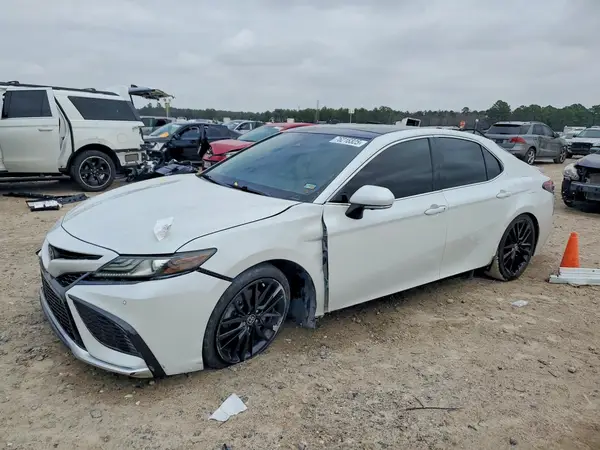 4T1KZ1AK5MU048592 2021 TOYOTA CAMRY - Image 1