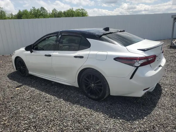 4T1KZ1AK5MU058006 2021 TOYOTA CAMRY - Image 2