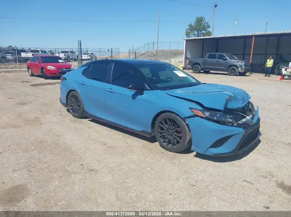 4T1KZ1AK5NU064227 2022 TOYOTA CAMRY - Image 1