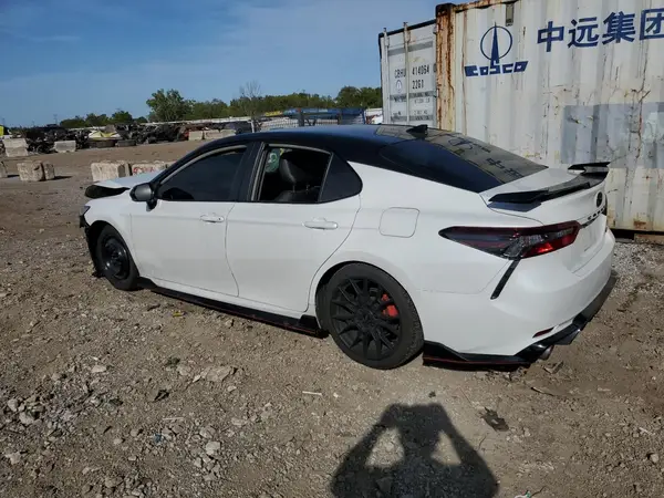 4T1KZ1AK5NU065801 2022 TOYOTA CAMRY - Image 2