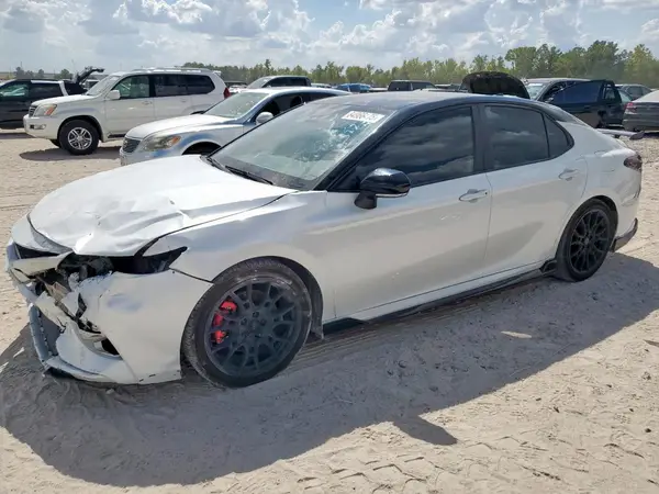 4T1KZ1AK5NU070416 2022 TOYOTA CAMRY - Image 1