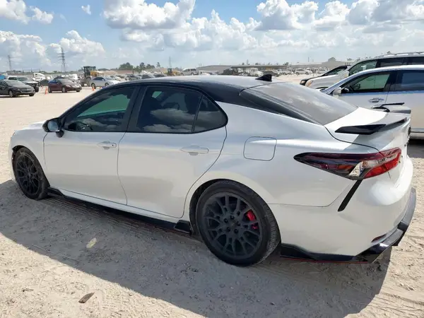 4T1KZ1AK5NU070416 2022 TOYOTA CAMRY - Image 2