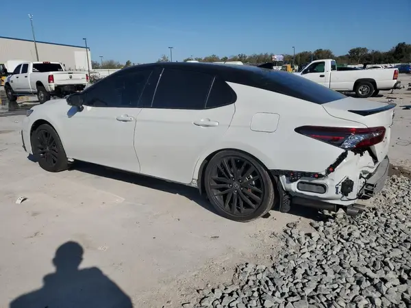 4T1KZ1AK5RU096892 2024 TOYOTA CAMRY - Image 2