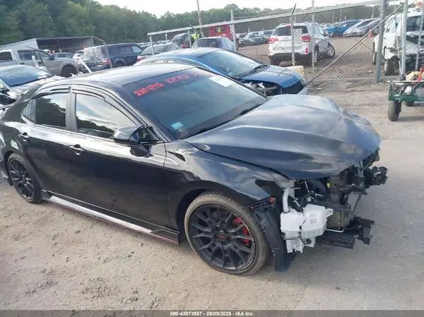 4T1KZ1AK5RU097833 2024 TOYOTA CAMRY - Image 1