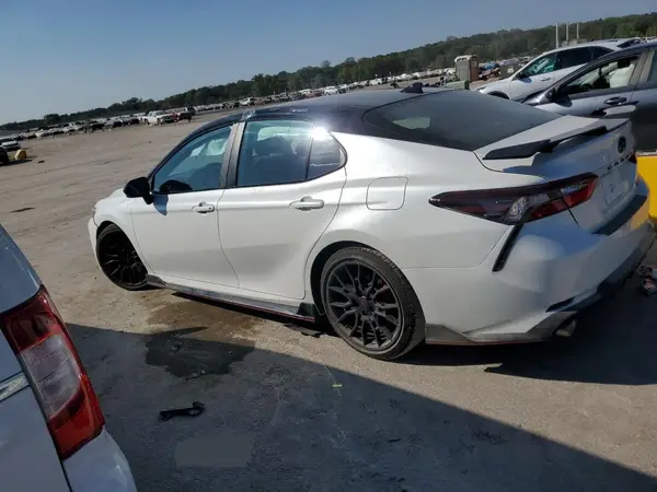 4T1KZ1AK5RU102612 2024 TOYOTA CAMRY - Image 2