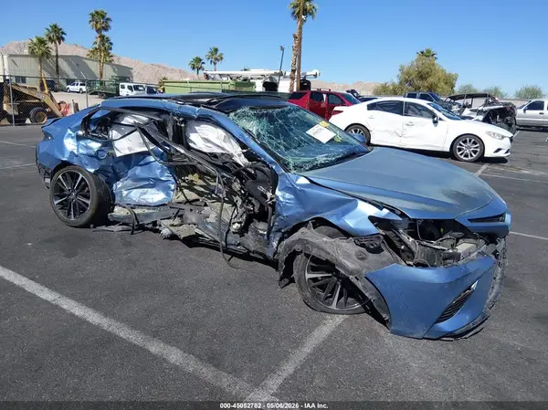 4T1KZ1AK6LU033761 2020 TOYOTA CAMRY - Image 1