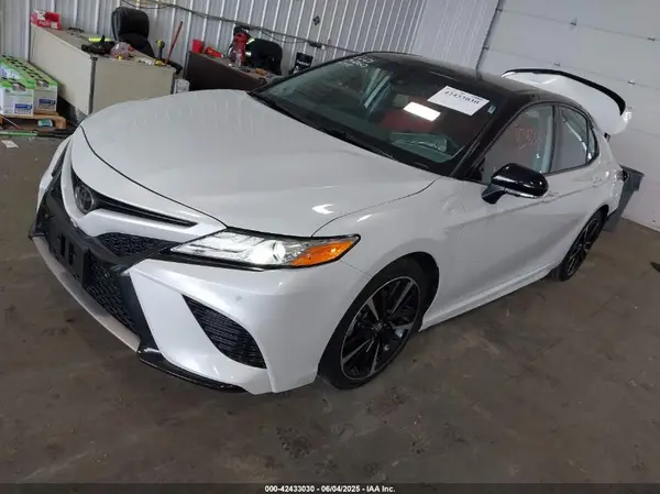 4T1KZ1AK6LU034781 2020 TOYOTA CAMRY - Image 2