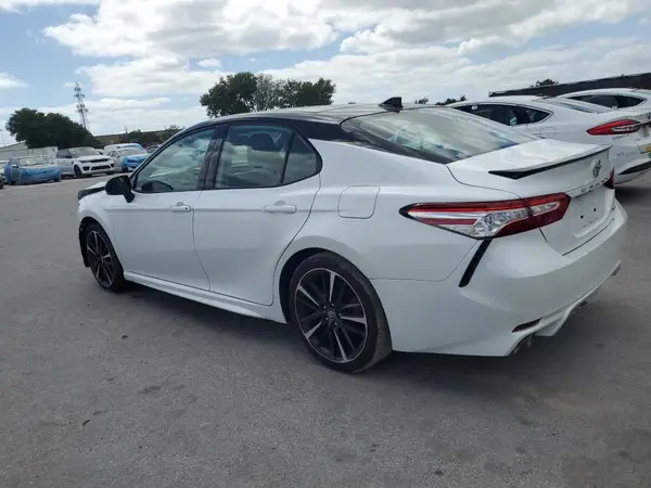 4T1KZ1AK6LU037857 2020 TOYOTA CAMRY - Image 2