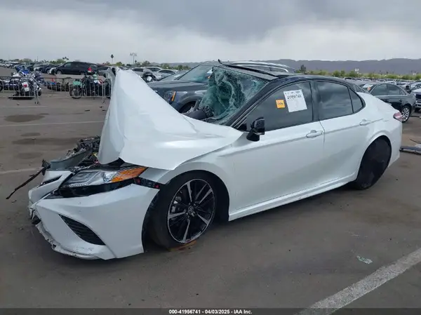 4T1KZ1AK6LU043240 2020 TOYOTA CAMRY - Image 2