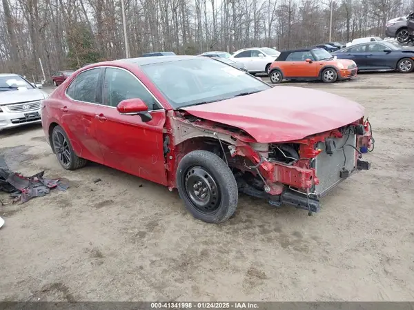 4T1KZ1AK6LU043318 2020 TOYOTA CAMRY - Image 1