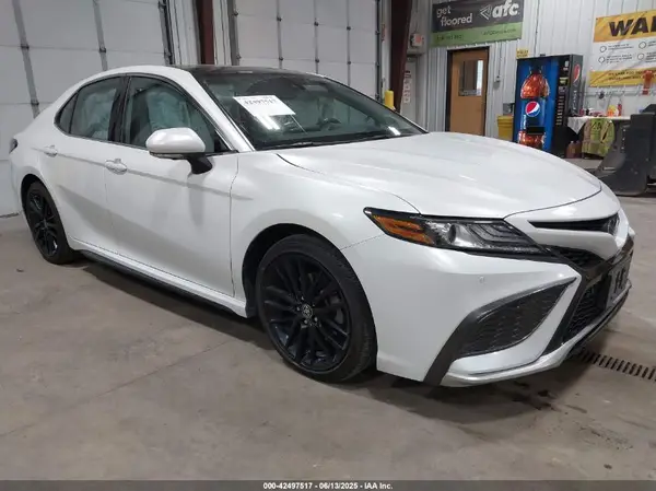 4T1KZ1AK6MU049153 2021 TOYOTA CAMRY - Image 1