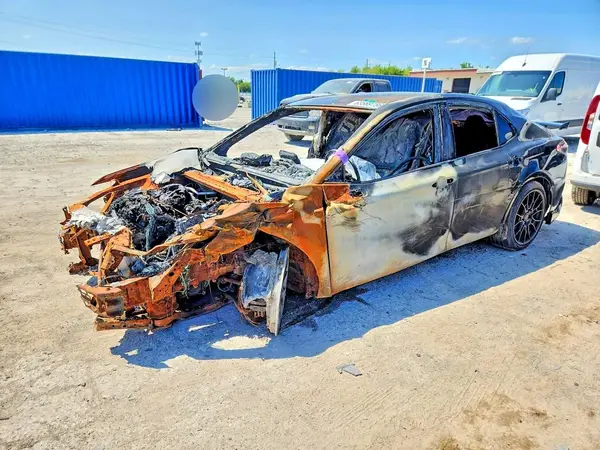 4T1KZ1AK6MU050979 2021 TOYOTA CAMRY - Image 1