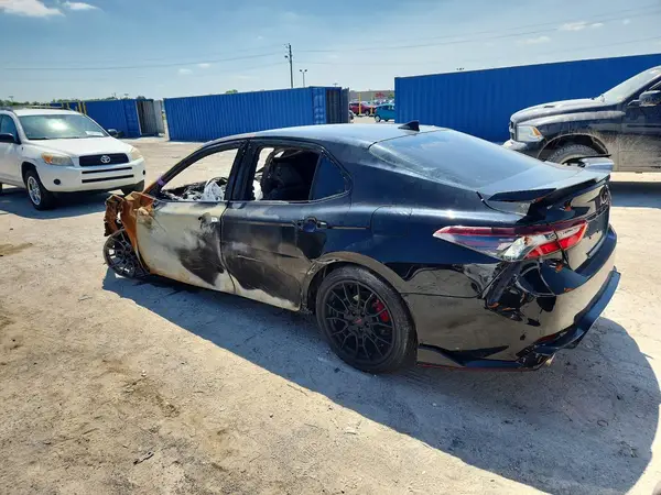 4T1KZ1AK6MU050979 2021 TOYOTA CAMRY - Image 2