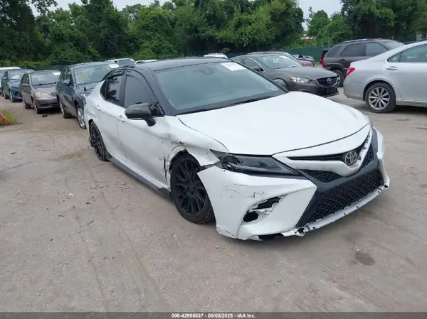 4T1KZ1AK6MU054028 2021 TOYOTA CAMRY - Image 1