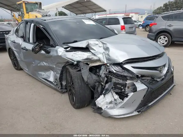 4T1KZ1AK6MU055986 2021 TOYOTA CAMRY - Image 1