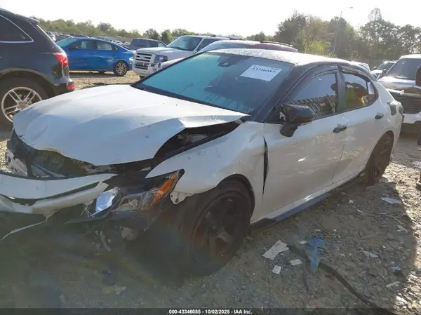 4T1KZ1AK6NU061112 2022 TOYOTA CAMRY - Image 2
