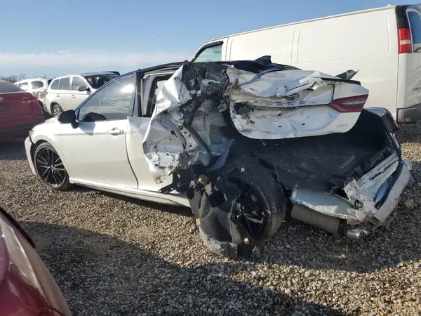 4T1KZ1AK6NU061126 2022 TOYOTA CAMRY - Image 2