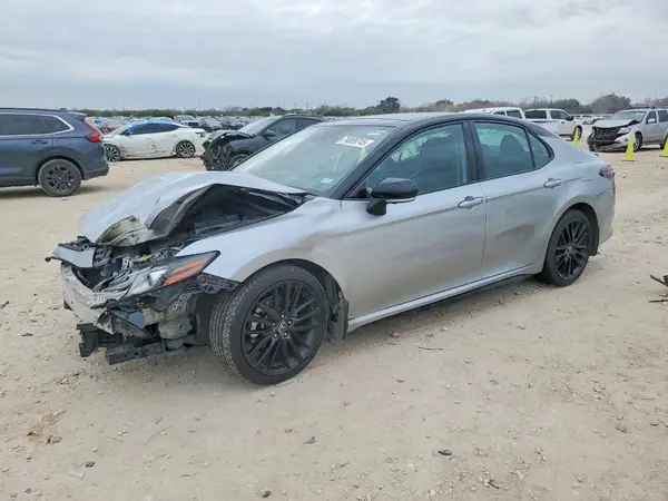 4T1KZ1AK6NU062678 2022 TOYOTA CAMRY - Image 1