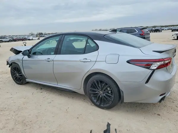 4T1KZ1AK6NU062678 2022 TOYOTA CAMRY - Image 2