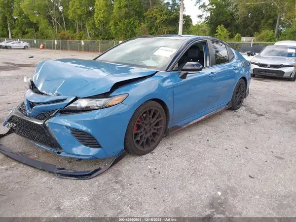 4T1KZ1AK6NU065337 2022 TOYOTA CAMRY - Image 2