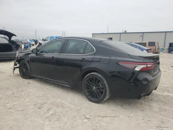4T1KZ1AK6NU066813 2022 TOYOTA CAMRY - Image 2